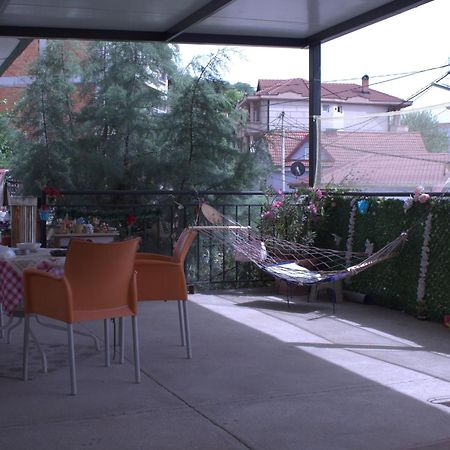 Adem'S Cozy Terrace Retreat Bed and Breakfast Skopje Eksteriør billede