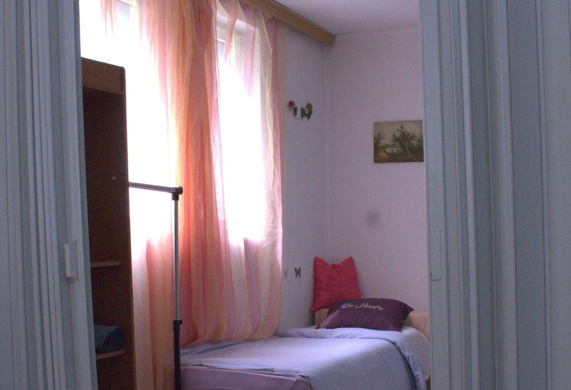 Adem'S Cozy Terrace Retreat Bed and Breakfast Skopje Eksteriør billede