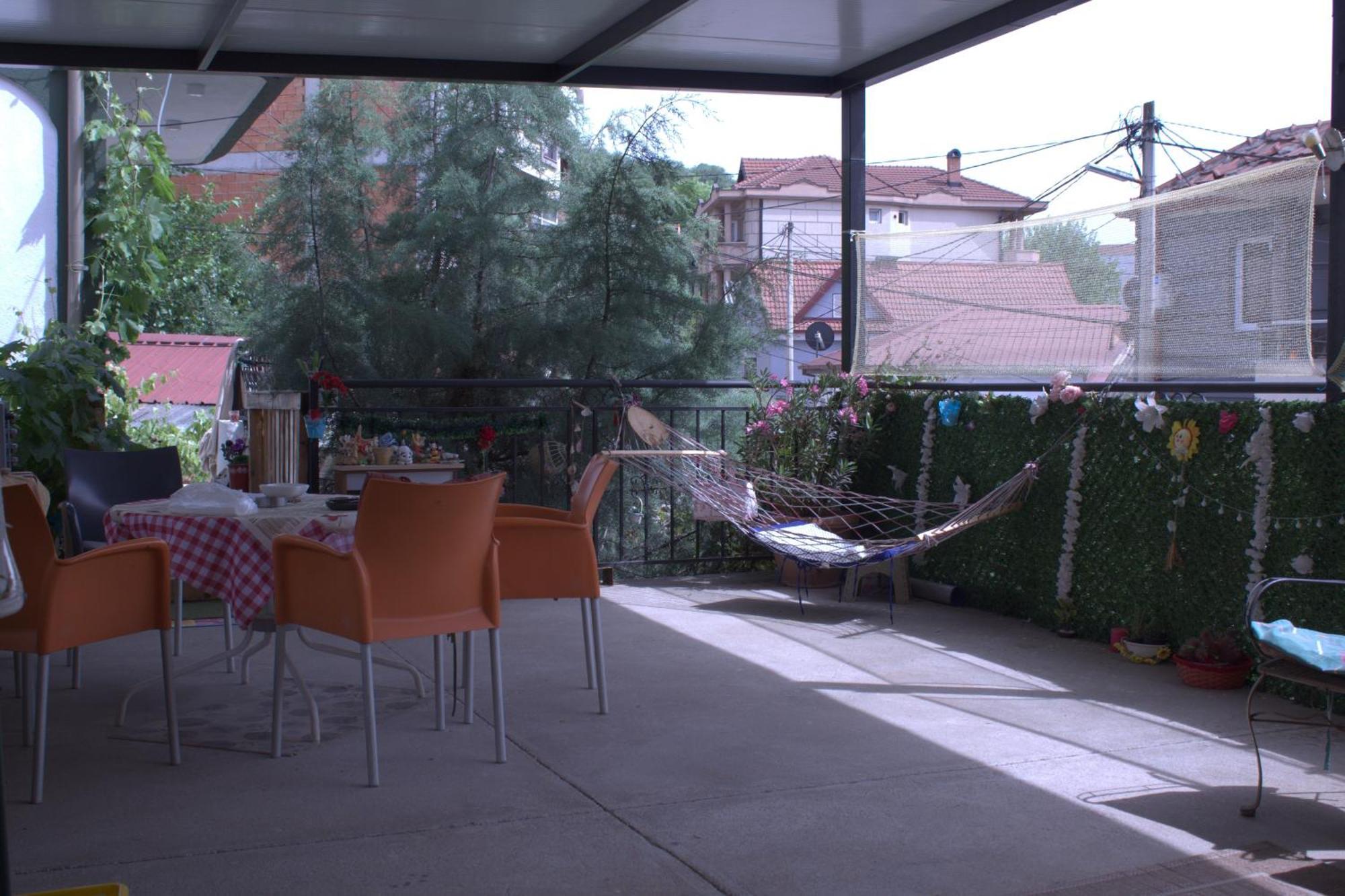 Adem'S Cozy Terrace Retreat Bed and Breakfast Skopje Eksteriør billede